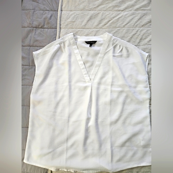 Banana Republic Tops - Banana Republic White V-Neck Blouse Size L